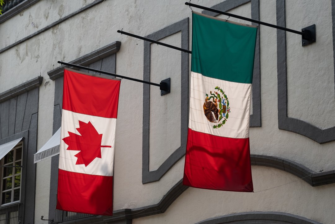 Bandera de México y Canadá 