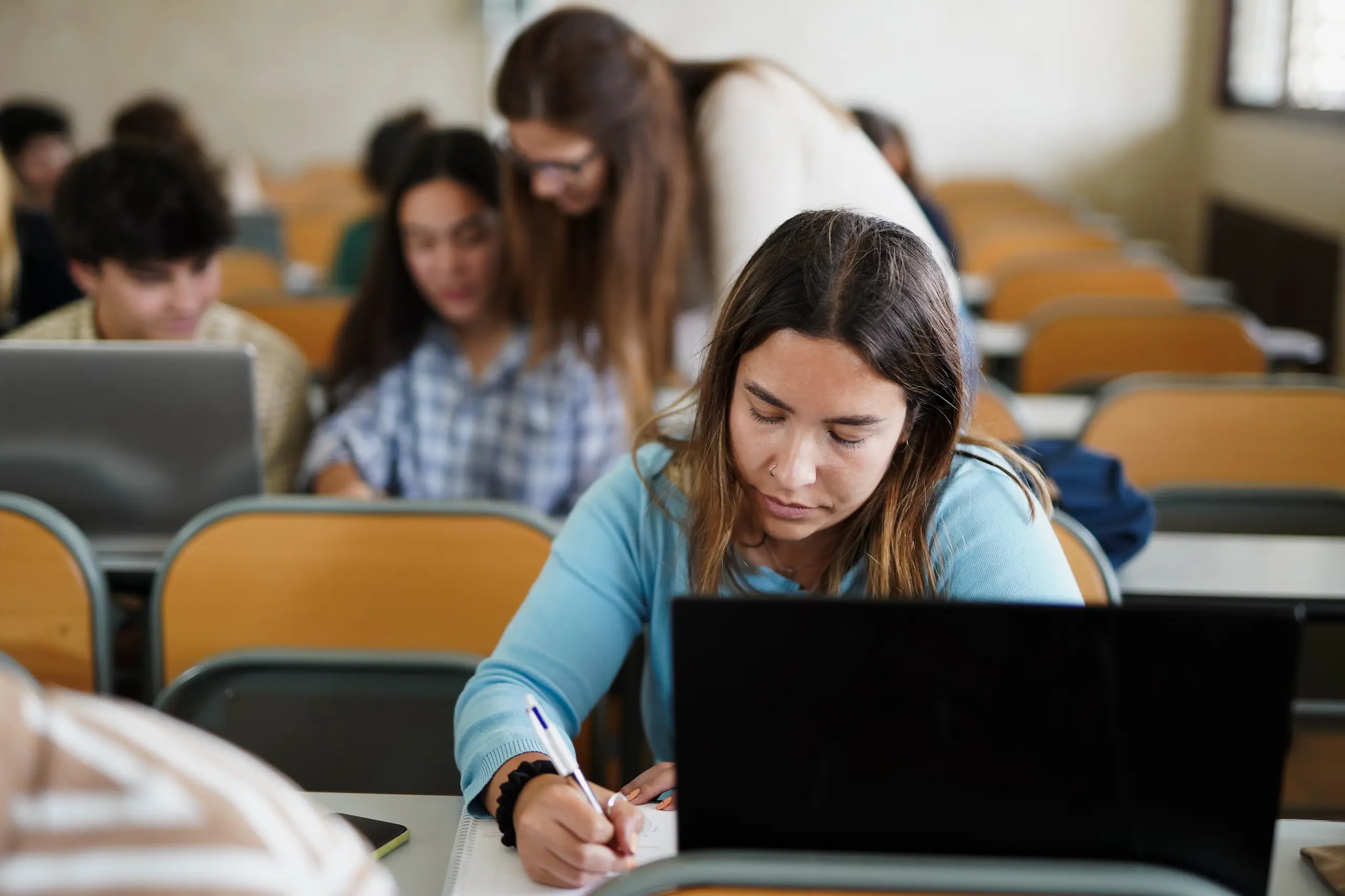 Chica estudiante mexicana en USA